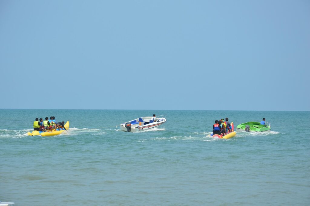 banana boat, sea, boat, beach, water, ocean, banana, holiday, fun, travel, summer, tourism, sport, enjoy, ride, people,